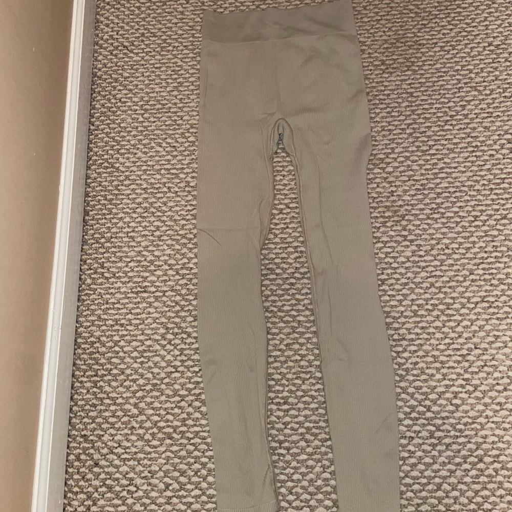 Light Khaki/Green Seamless Top and Leggings Set